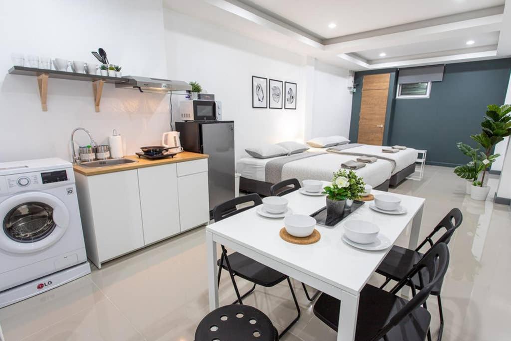 P1 Silom Pan Large Room Full Kitchen Wifi 4-6Pax Banguecoque Exterior foto