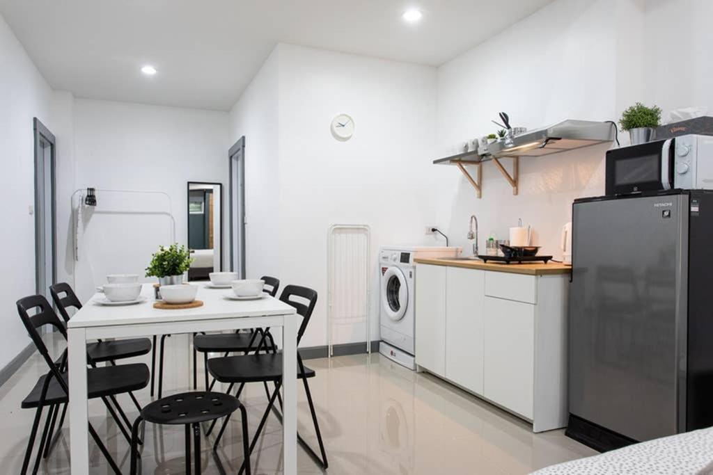 P1 Silom Pan Large Room Full Kitchen Wifi 4-6Pax Banguecoque Exterior foto